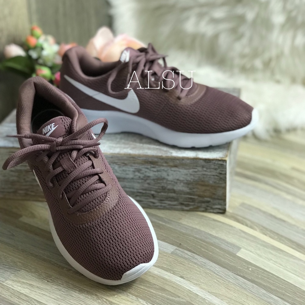 NWT Nike Tajun Smokey Mauve White W AUTHENTIC - Picture 3 of 8